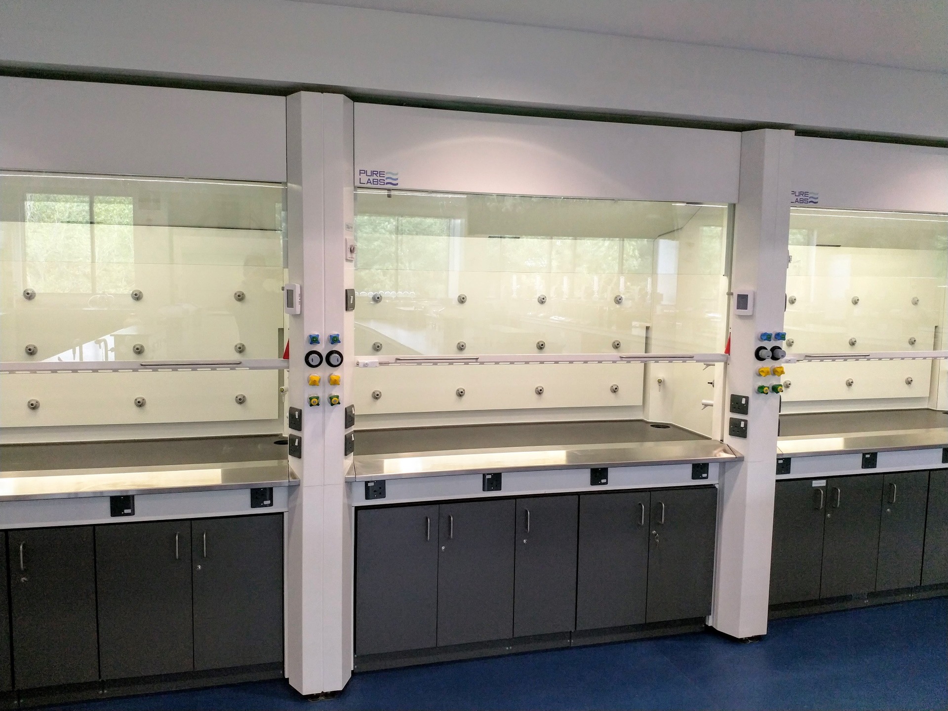 PL1 - Lab Fume Cupboard Shot